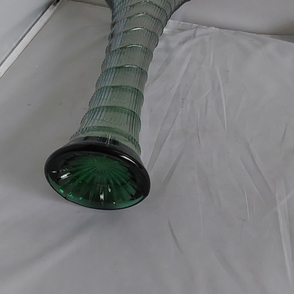 IMPERIAL GREEN/ LIME GREEN ANTIQUE RIPPLE CARNIVAL FUNERAL SIZE GLASS VASE - Picture 9 of 9